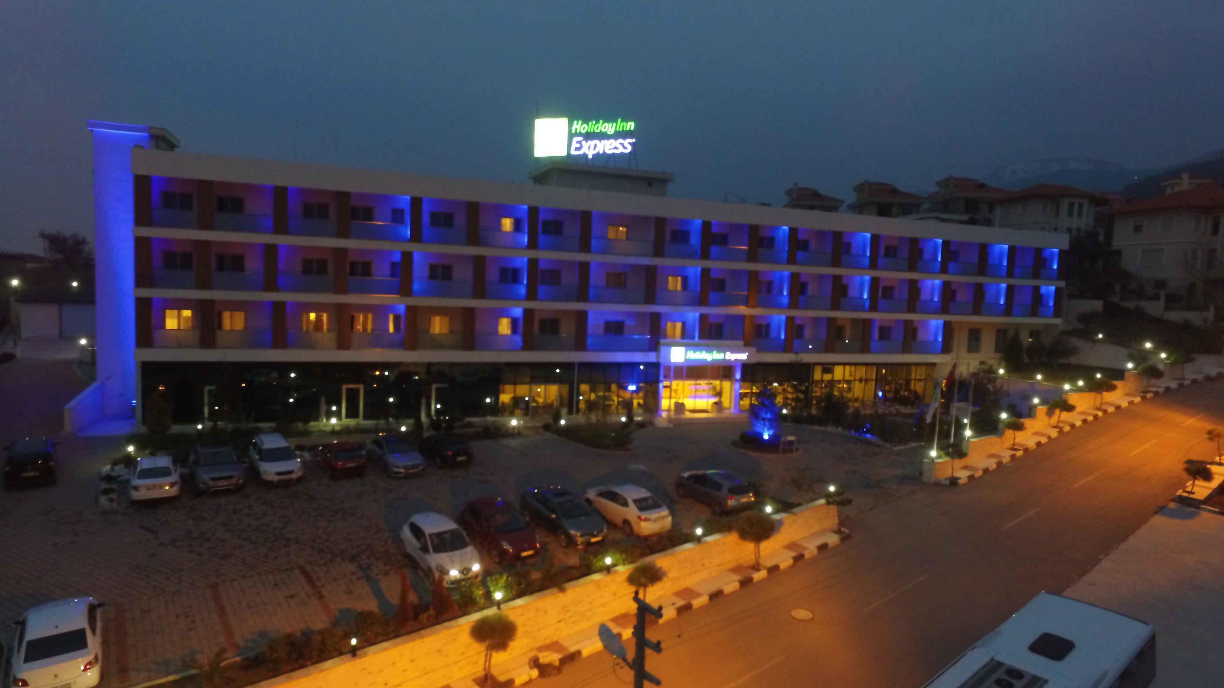 Holiday Inn Express Manisa-West By Ihg Zewnętrze zdjęcie